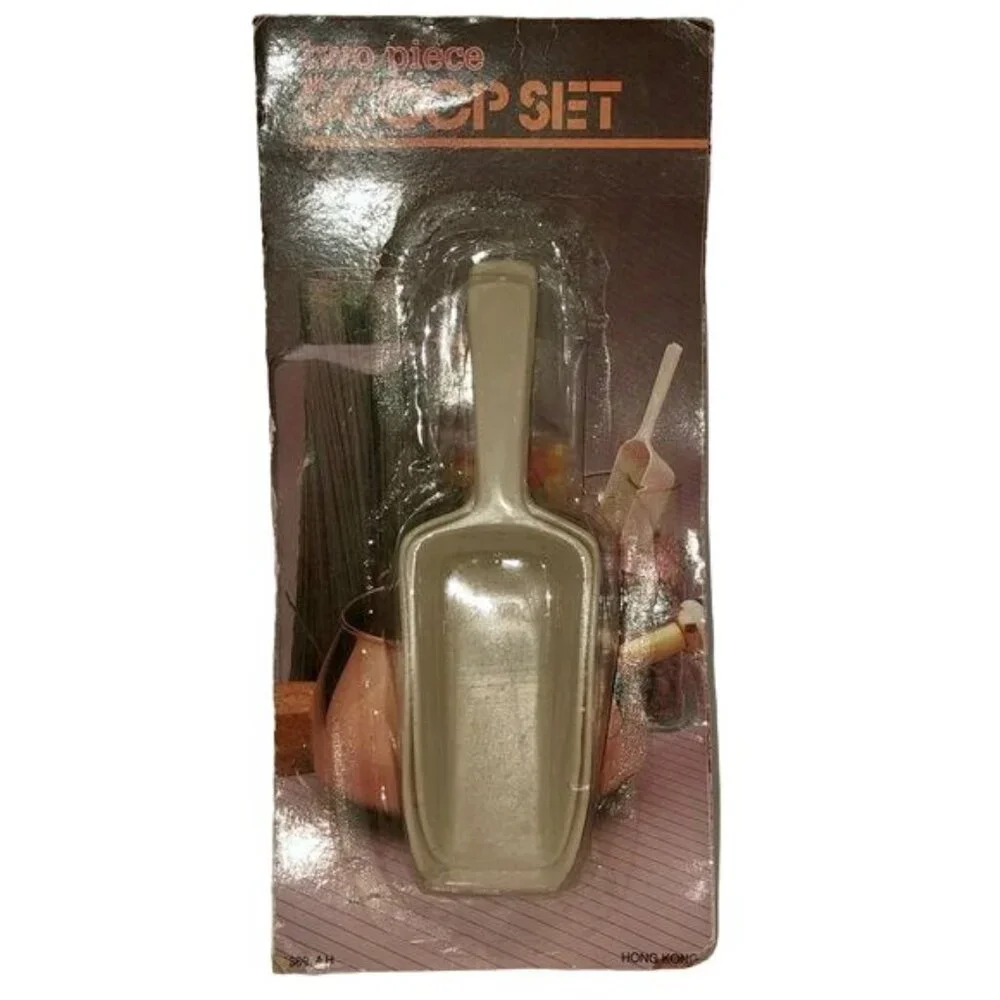 Vintage Plastic Scoops NEW Small Set of 2